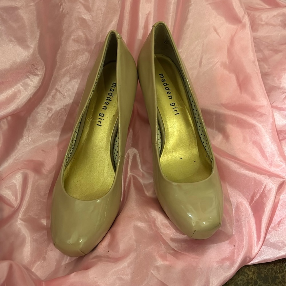 Madden Girl Matte Tan Pumps
